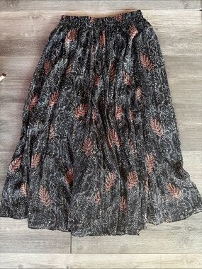 Beautiful Women's Boho Black Flowy Skirt w/ Coral and Silver Accents - EUC, Sz S